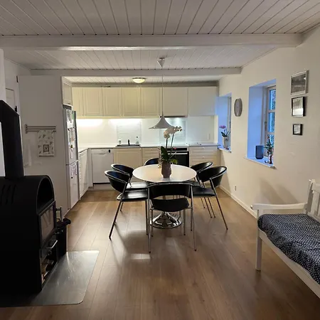 Hyggelig Feriebolig Med Havudsigt *